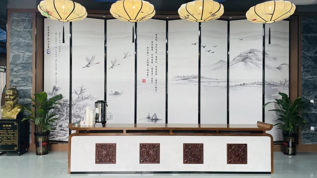 種下梧桐樹，引得鳳凰來