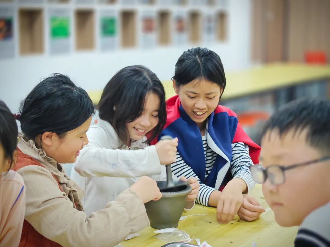 雙清區(qū)“愛心護(hù)航，助夢(mèng)成長(zhǎng)”