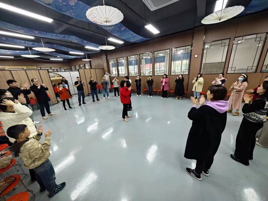 “財(cái)信人壽邵陽(yáng)中支工會(huì)活動(dòng)”在天香大健康產(chǎn)業(yè)園圓滿舉行